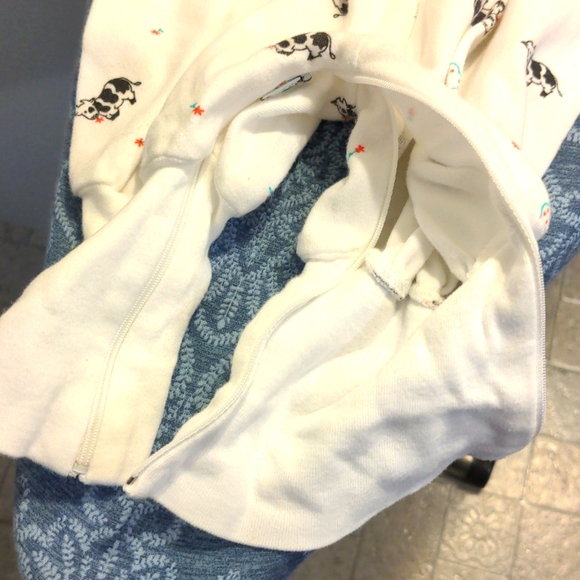 🤗 Jammies or Outfit 🤗 - Picture 7 of 11